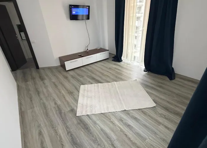 Апартаменти Vitan Deluxe Two-bed With Free Parking Бухарест